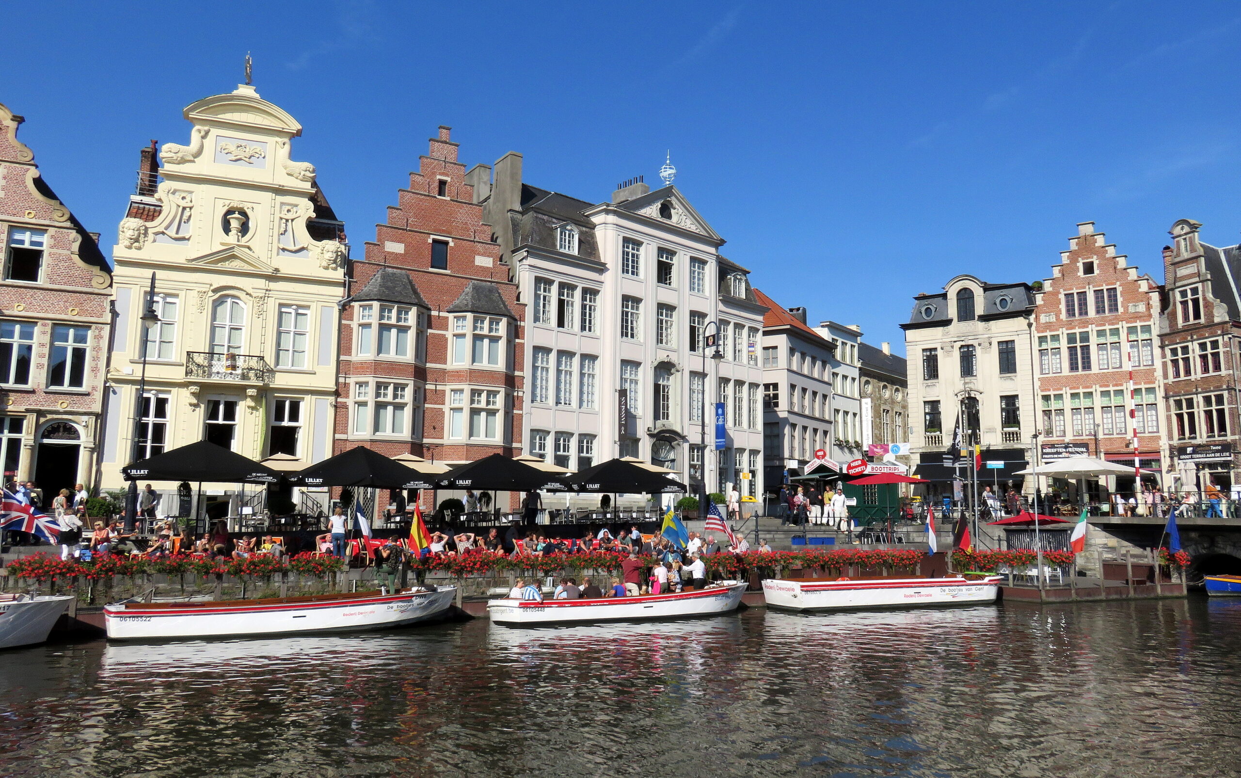 Charleroi Airport Ghent Transfer | Taxi from Charleroi Airport to Ghent 24h/7d | View of Ghent, by Pascal Rary © navettesrary.be