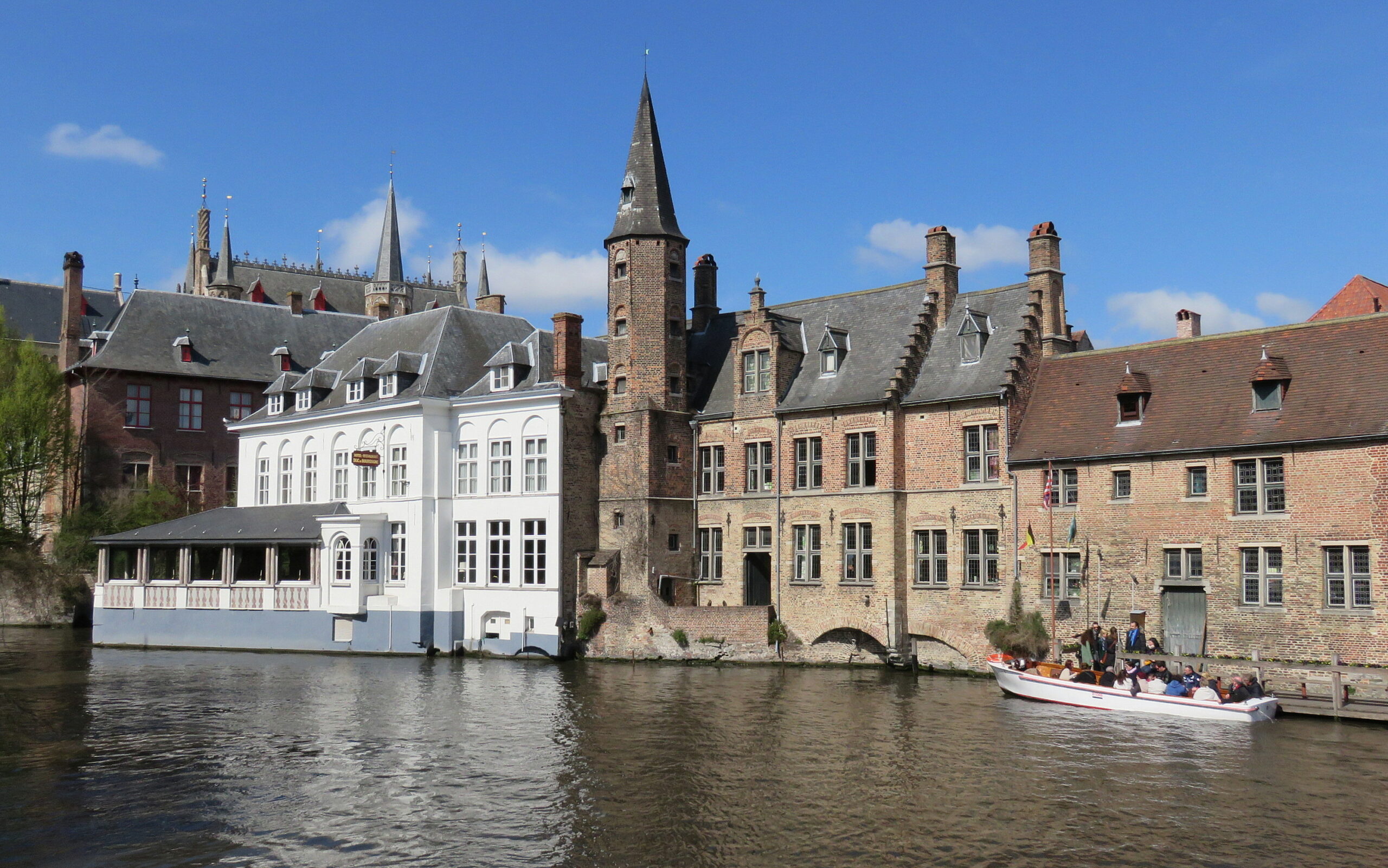 Charleroi Airport Bruges Transfer | Taxi from Charleroi Airport to Bruges 24h/7d | View of Bruges, by Pascal Rary © navettesrary.be