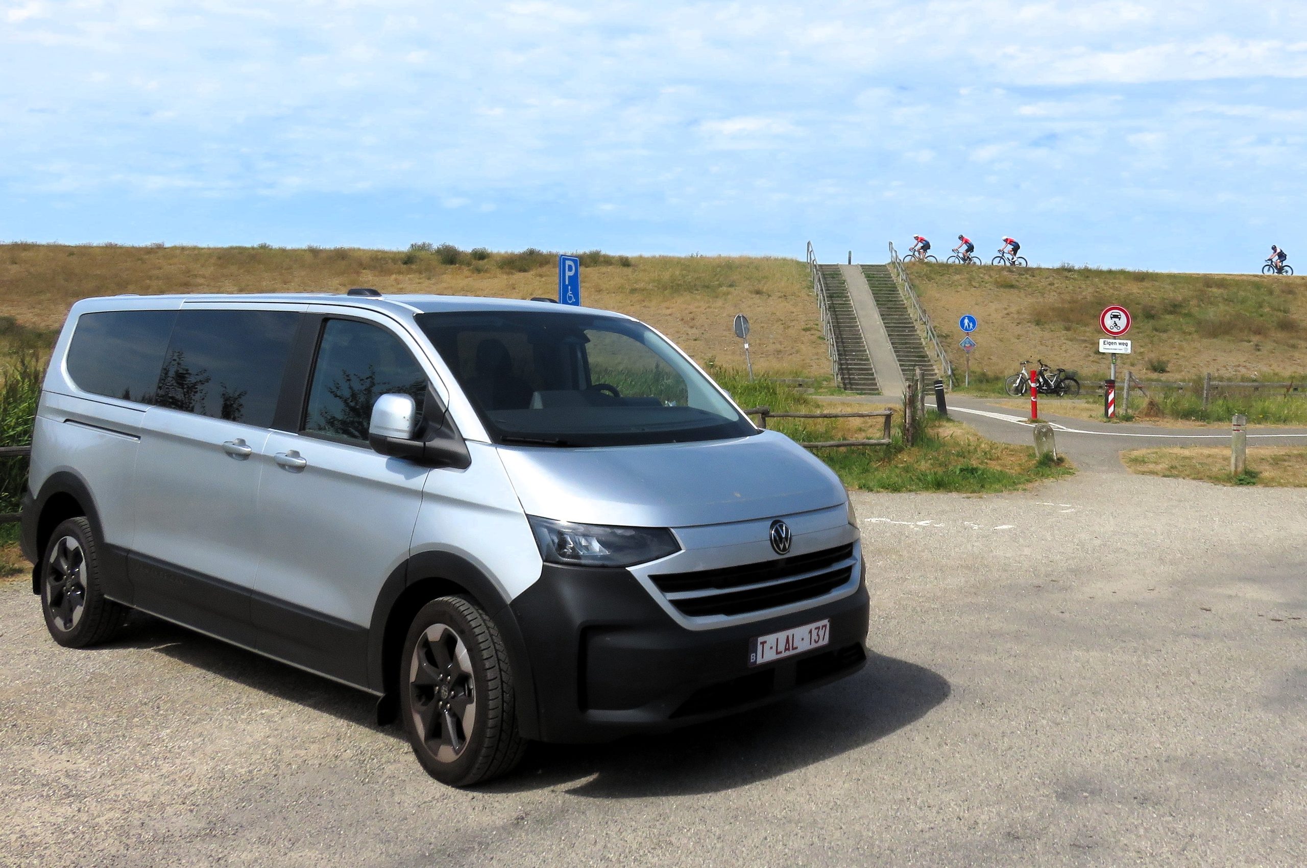 Navette Aéroport Charleroi | VW Caravelle